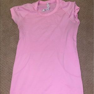 Size 6 lululemon swiftly tech short sleeve top